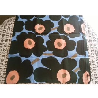 マリメッコ(marimekko)のゆつ0912様専用　マリメッコ　ウニッコ　新品クッションカバー(クッションカバー)