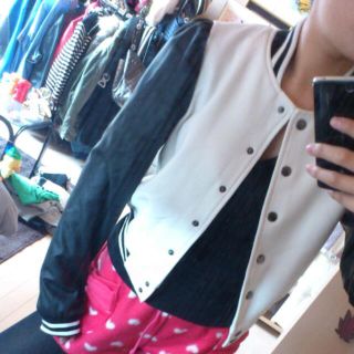 フォーエバートゥエンティーワン(FOREVER 21)のバイカラー✩スタジャン(スタジャン)