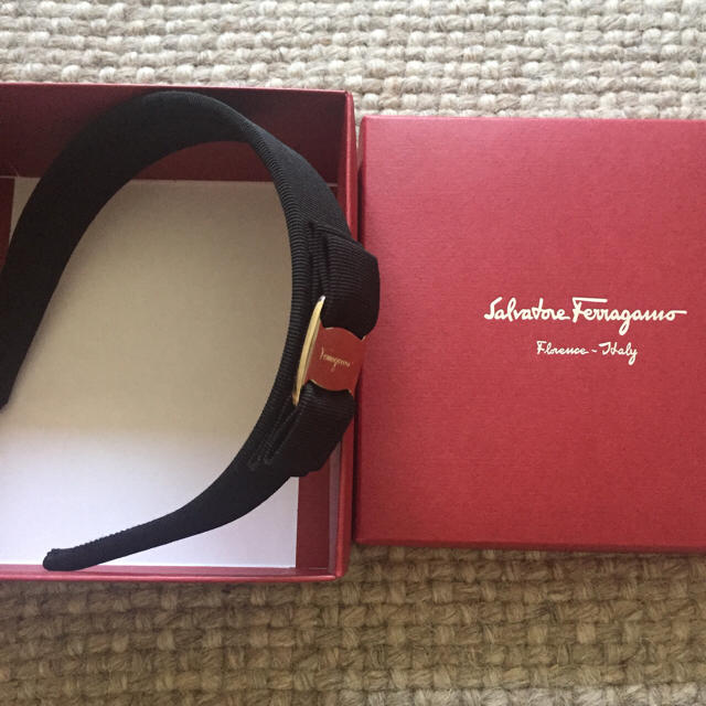 SalvatoreFerragamo フェラガモ リボンカチューシャ