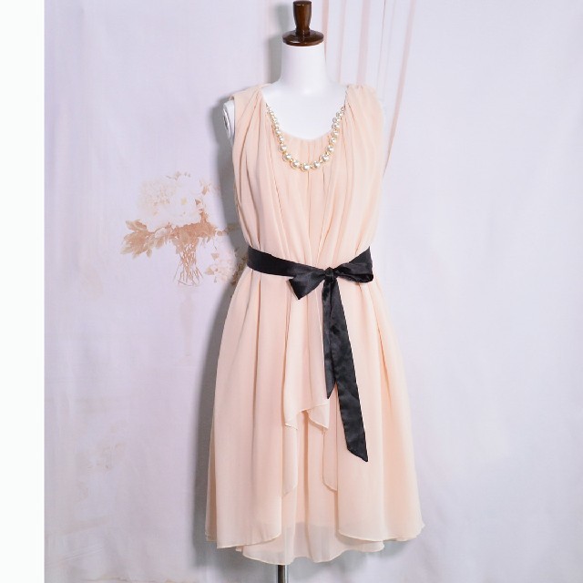 新品❤️S～LL対応 ベージュピンク ネックレス付きドレス