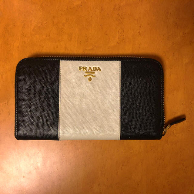 PRADA♡バイカラーウォレット-