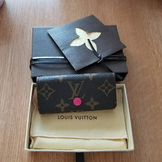 LOUIS VUITTON   ルイヴィトンモノグラムキーケース4連ピンクの通販 by