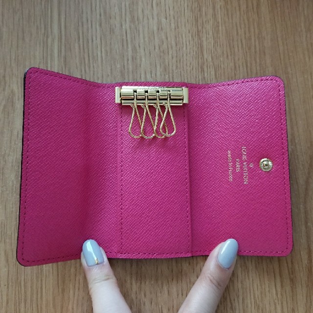 LOUIS VUITTON - ルイヴィトンモノグラムキーケース4連ピンクの通販 by LOUIS VUITTON - ルイヴィトンモノグラムキーケース4連ピンクの通販 by