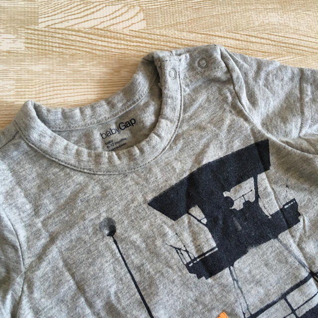 babyGAP(ベビーギャップ)のたっち様babygap◉半袖ロンパース70 キッズ/ベビー/マタニティのベビー服(~85cm)(ロンパース)の商品写真