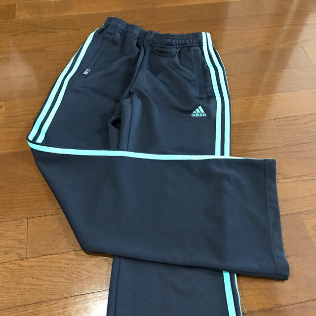 adidas(アディダス)のadidasジャージ レディースのパンツ(その他)の商品写真