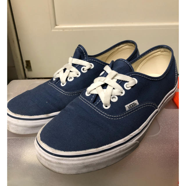 VANS(ヴァンズ)のvans authentic 26cm メンズの靴/シューズ(スニーカー)の商品写真