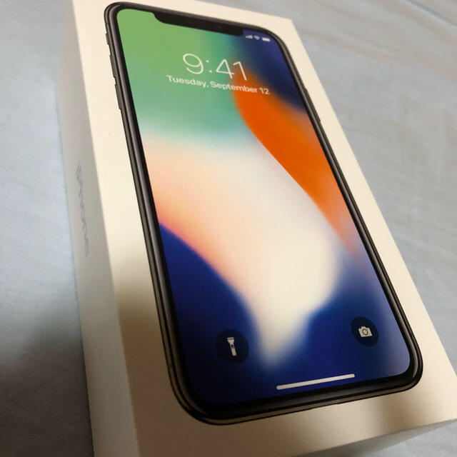 iPhone X シルバー　64GB （値下げしました）