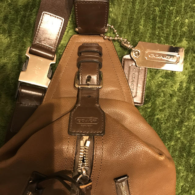 COACH(コーチ)のcoach スリングバッグ メンズのバッグ(ボディーバッグ)の商品写真