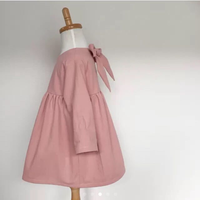 バックリボンワンピース 110サイズ 未使用品 キッズ/ベビー/マタニティのキッズ服女の子用(90cm~)(ワンピース)の商品写真