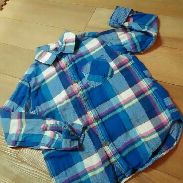 UNIQLO(ユニクロ)の140　シャツ　UNIQLO キッズ/ベビー/マタニティのキッズ服男の子用(90cm~)(その他)の商品写真