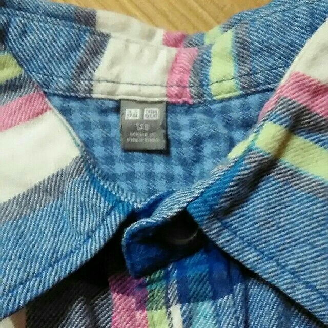 UNIQLO(ユニクロ)の140　シャツ　UNIQLO キッズ/ベビー/マタニティのキッズ服男の子用(90cm~)(その他)の商品写真