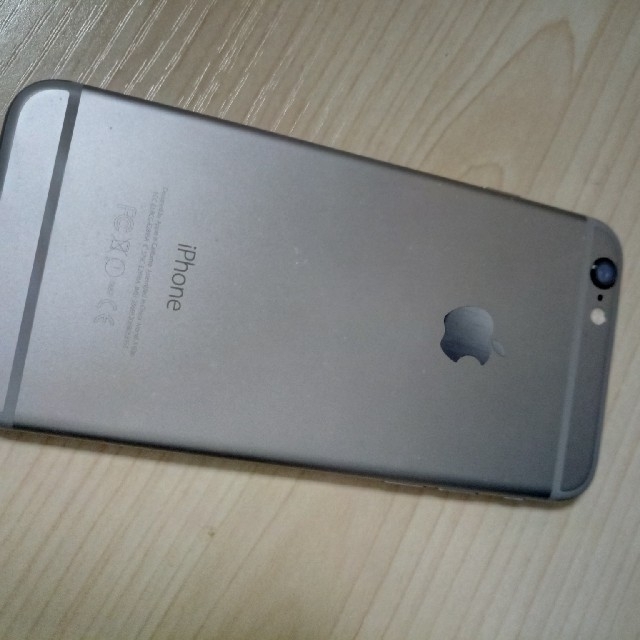 Apple(アップル)のdocomo iPhone6 64GB SpaceGrey スマホ/家電/カメラのスマートフォン/携帯電話(スマートフォン本体)の商品写真