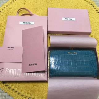 ミュウミュウ(miumiu)のmiumiu クロコがま口財布(財布)