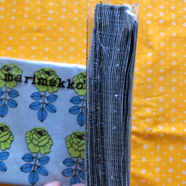 marimekko(マリメッコ)のマリメッコ ヴィヒキルース ペーパーナプキン 2色セット インテリア/住まい/日用品のキッチン/食器(テーブル用品)の商品写真
