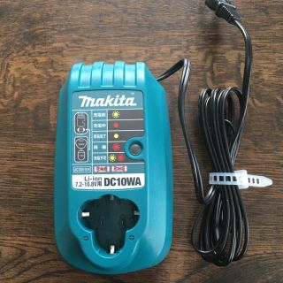 マキタ(Makita)のマキタ DC10WA 充電器(バッテリー/充電器)