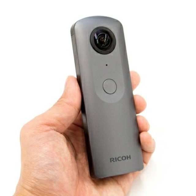 RICOH(リコー)のTheta V スマホ/家電/カメラのカメラ(コンパクトデジタルカメラ)の商品写真