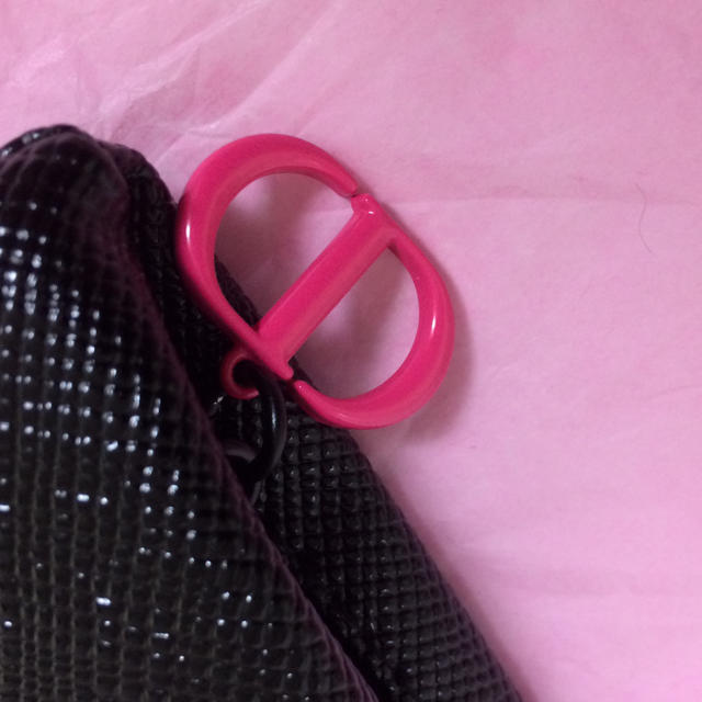 Dior(ディオール)の❤︎新品未使用❤︎Dior ポーチ ブラック×ピンク レディースのファッション小物(ポーチ)の商品写真