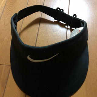 ナイキ(NIKE)のサンバイザー(サンバイザー)