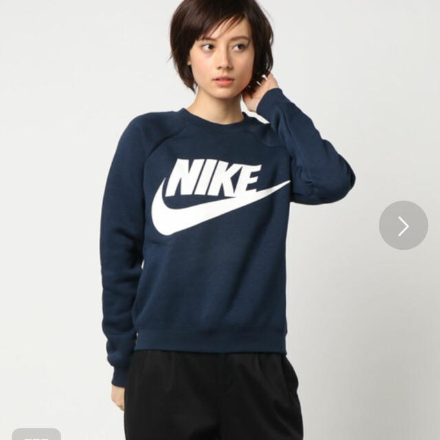 NIKE(ナイキ)のNIKE/ナイキ ウィメンズ ラリー ロゴ クルー XS レディースのトップス(トレーナー/スウェット)の商品写真