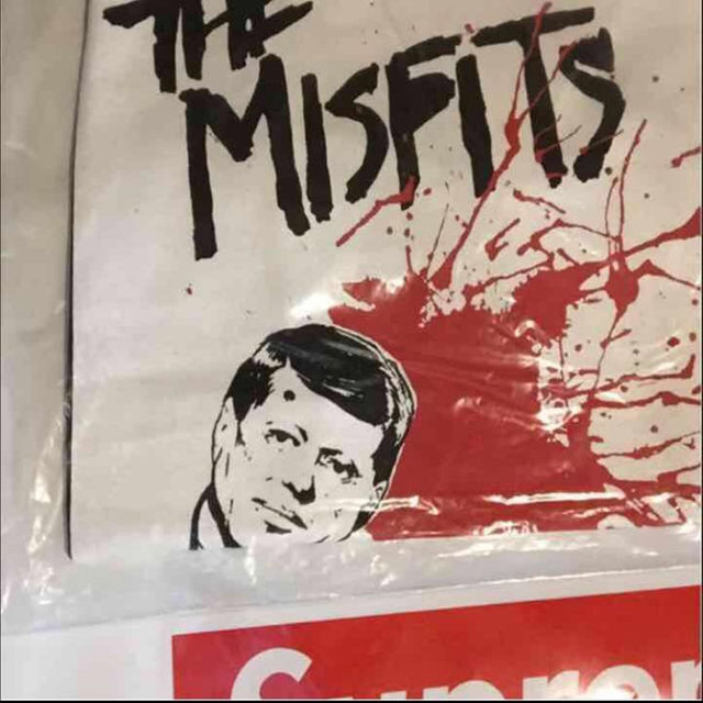 Supreme(シュプリーム)のSupreme The Misfits Tシャツ Sサイズ メンズのトップス(その他)の商品写真