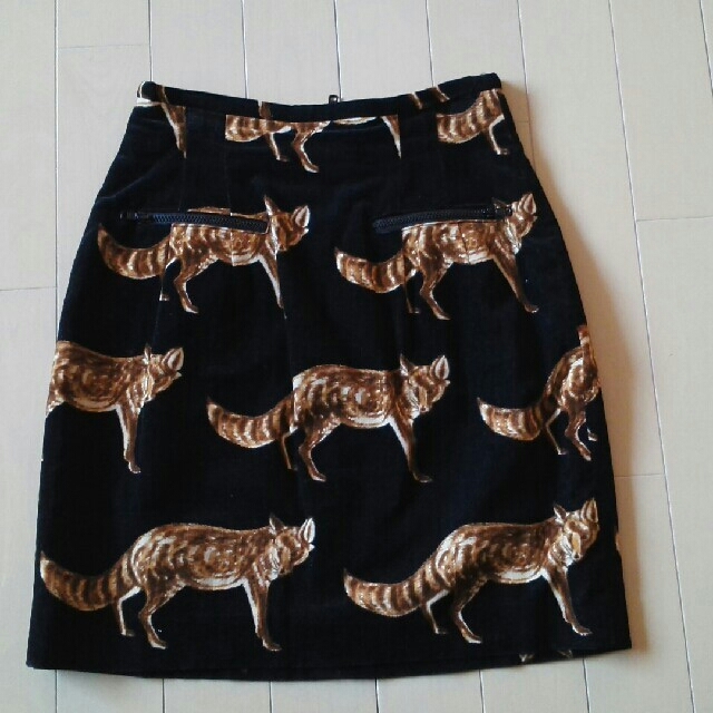 VIVAYOU(ビバユー)のVIVAYOUスカート　フォックス柄 レディースのスカート(ミニスカート)の商品写真