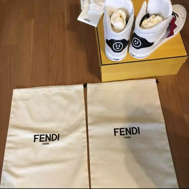 FENDI(フェンディ)の新品 FENDI スニーカー メンズの靴/シューズ(スニーカー)の商品写真