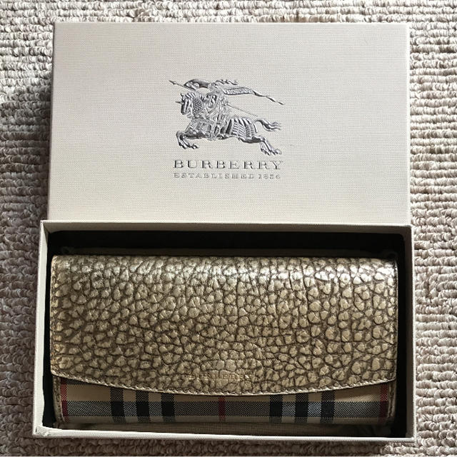 BURBERRY(バーバリー)の【値下げ】☆バーバリー ゴールド 長財布 美品☆ レディースのファッション小物(財布)の商品写真