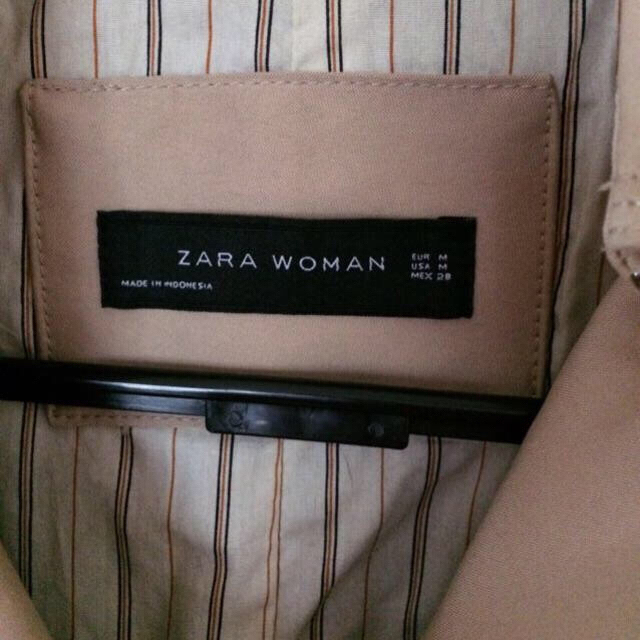 ZARA(ザラ)のZARA WOMAN トレンチ レディースのジャケット/アウター(トレンチコート)の商品写真