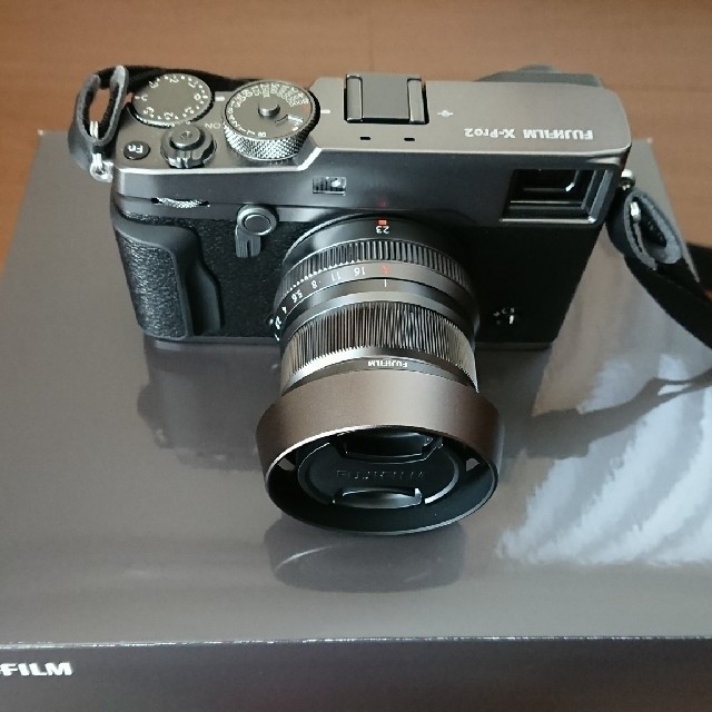 富士フイルム(フジフイルム)の富士フィルム fujifilm X-Pro2 グラファイト graphite スマホ/家電/カメラのカメラ(ミラーレス一眼)の商品写真