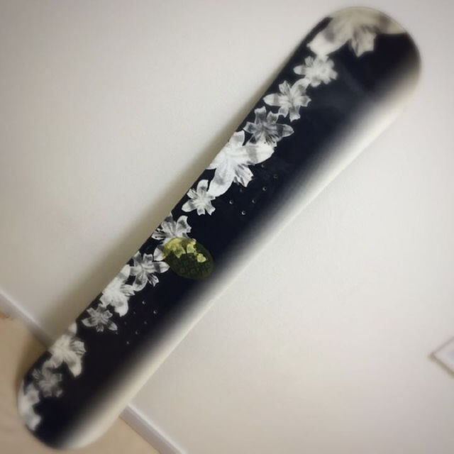 【ハヤセ様専用】☆スノボ板 145cm☆ スポーツ/アウトドアのスノーボード(その他)の商品写真