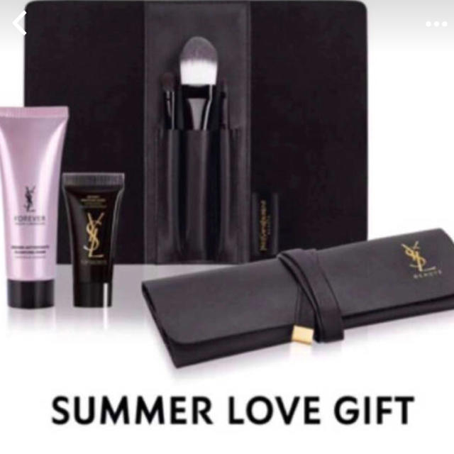 Yves Saint Laurent Beaute(イヴサンローランボーテ)の★コリコリ様専用★YSL  メイクブラシセット★ コスメ/美容のキット/セット(コフレ/メイクアップセット)の商品写真