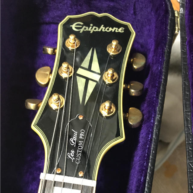 Epiphone(エピフォン)のエピフォン エレキギター、ハードケース、ベルトセット 楽器のギター(エレキギター)の商品写真