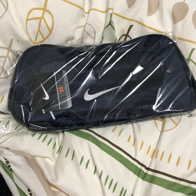 NIKE(ナイキ)のNIKE シューズケース キッズ/ベビー/マタニティのこども用バッグ(シューズバッグ)の商品写真