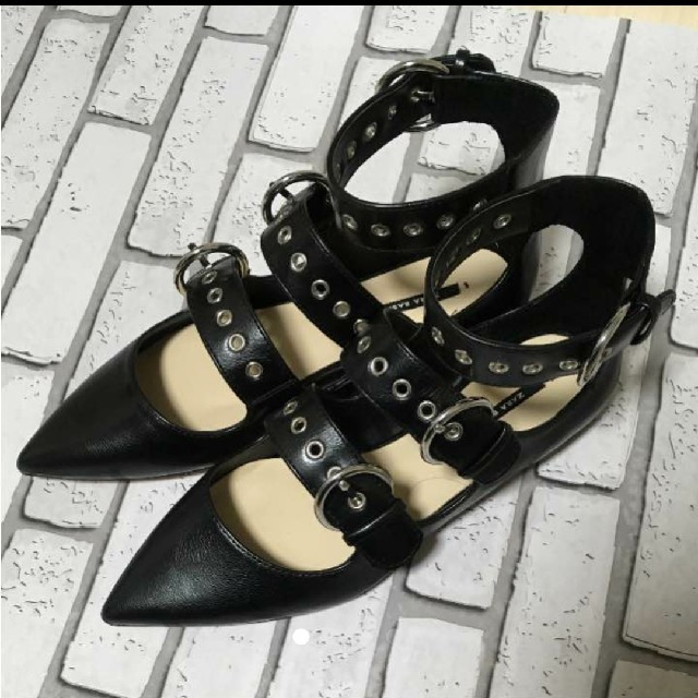 ZARA(ザラ)のZARA 美品 バックルベルト フラットパンプス  アンクルストラップ 35  レディースの靴/シューズ(バレエシューズ)の商品写真