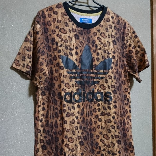 adidas(アディダス)のアディダスオリジナルス Tシャツ ヒョウ柄 メンズのトップス(Tシャツ/カットソー(半袖/袖なし))の商品写真