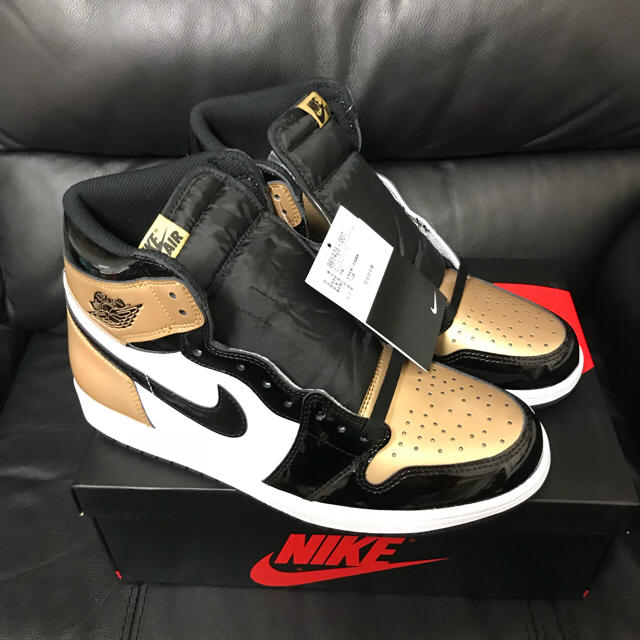 NIKE(ナイキ)のnike ナイキ air jordan 1 gold toe メンズの靴/シューズ(スニーカー)の商品写真