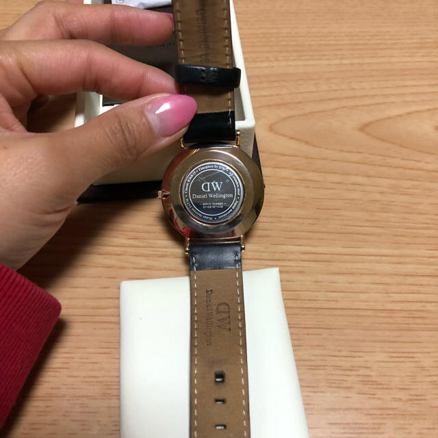 Daniel Wellington(ダニエルウェリントン)のダニエルウェリントン ブラック腕時計 レディースのファッション小物(腕時計)の商品写真