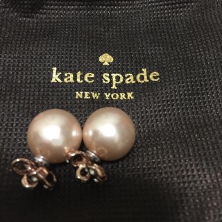 ケイトスペードニューヨーク(kate spade new york)のkatespade リボンパールピアス(ピアス)