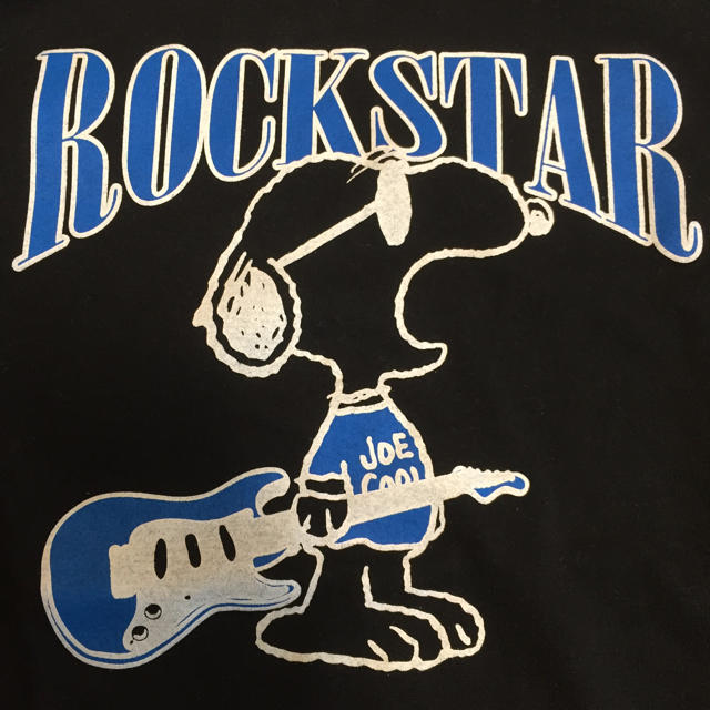 SNOOPY(スヌーピー)のメンズ  スヌーピ 黒ギターT メンズのトップス(Tシャツ/カットソー(半袖/袖なし))の商品写真