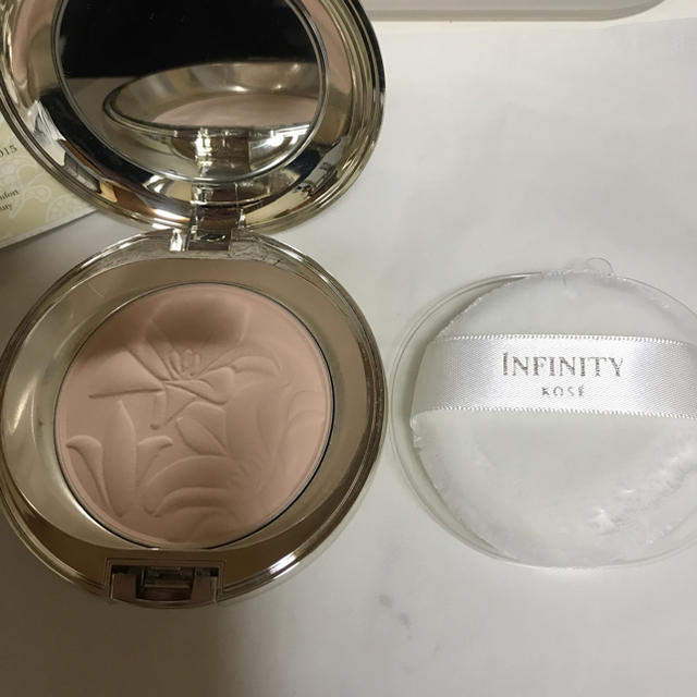 Infinity(インフィニティ)のパウダー コスメ/美容のベースメイク/化粧品(フェイスパウダー)の商品写真