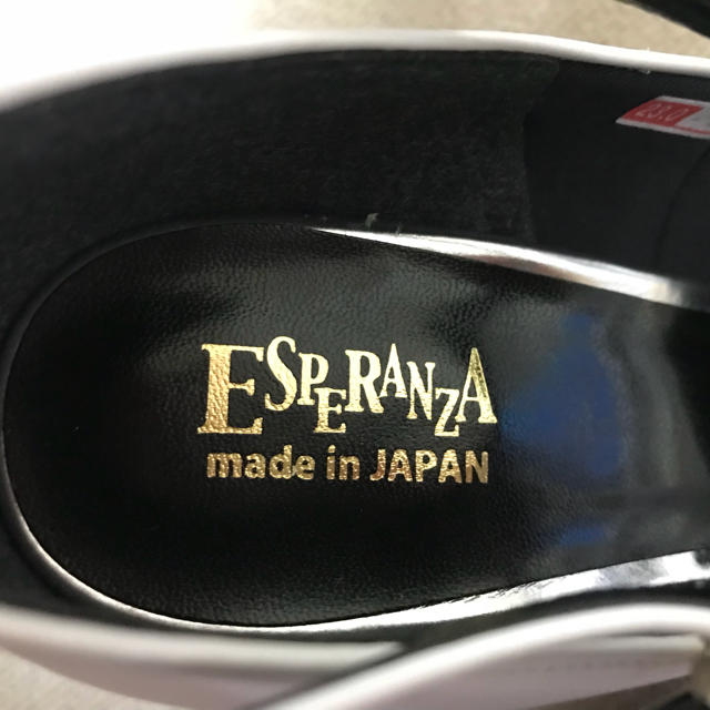 ESPERANZA(エスペランサ)のお値下げしました！新品未使用！エスペランサ❤︎白❤︎パンプス❤︎23cm レディースの靴/シューズ(ハイヒール/パンプス)の商品写真