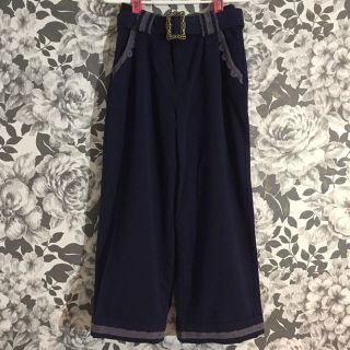 アクシーズファム(axes femme)の★新年セール★axes femme 美品 ベルト付きワイドパンツ 紺色(クロップドパンツ)