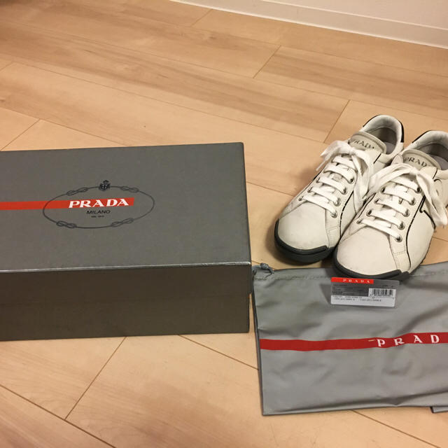 PRADA(プラダ)の(激レア!)PRADA SPORTS プラダ スニーカー メンズの靴/シューズ(スニーカー)の商品写真