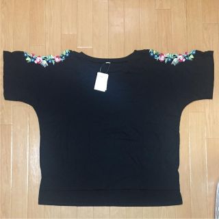 スプレイ(SpRay)の新品未使用 ▼SpRay▼ 肩あき 花柄刺繍(Tシャツ(半袖/袖なし))