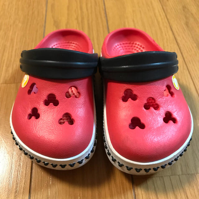 crocs(クロックス)のクロックス c4-5 ミッキー柄 キッズ/ベビー/マタニティのベビー靴/シューズ(~14cm)(サンダル)の商品写真