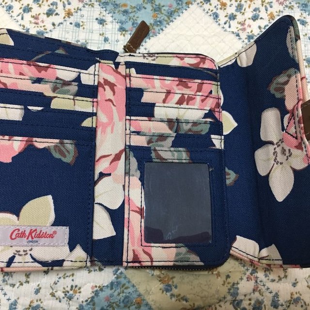 Cath Kidston(キャスキッドソン)の［新品・送料込み］キャスキッドソン 財布 レディースのファッション小物(財布)の商品写真