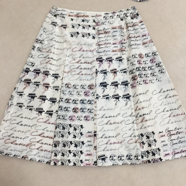 ボトムを作り続け40年 シャネル CHANEL カメリア アイコン スカート