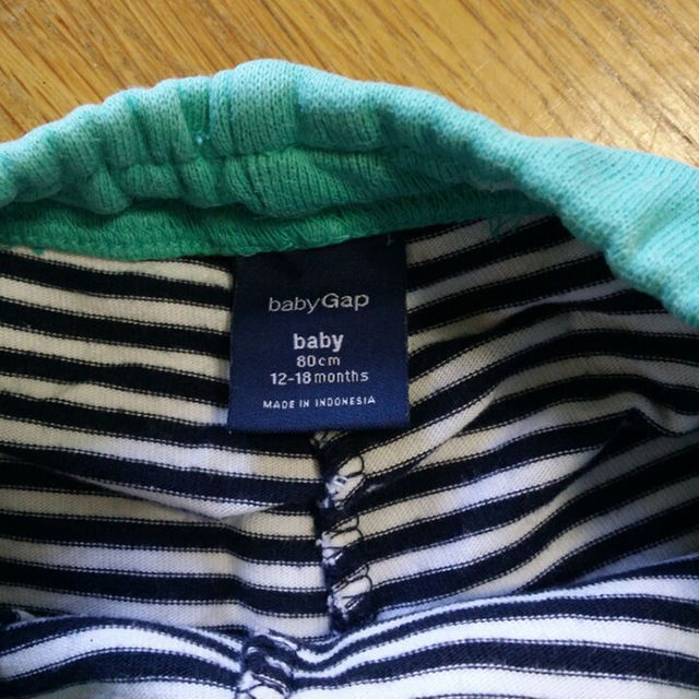 babyGAP(ベビーギャップ)の👦👧80 スパッツ付きパンツ/ベビーギャップ キッズ/ベビー/マタニティのベビー服(~85cm)(パンツ)の商品写真