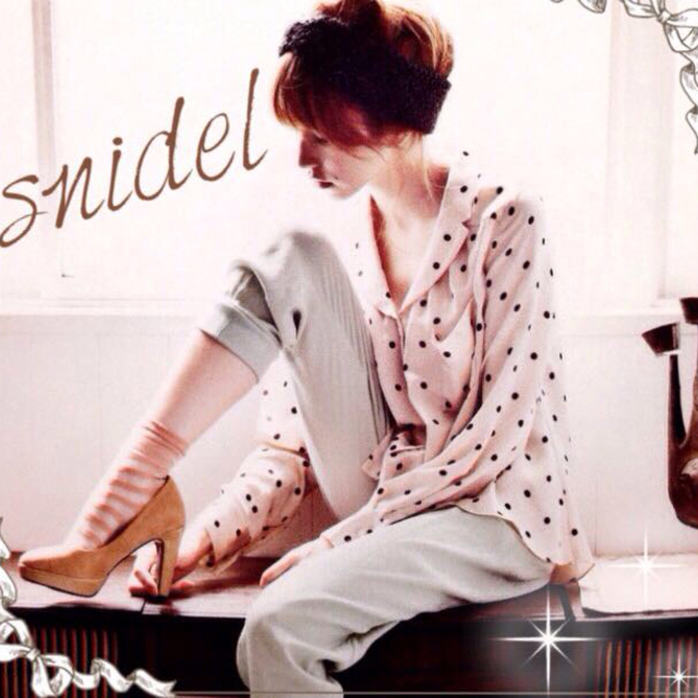 SNIDEL(スナイデル)の✧*snidelサテンドットシャツ✧*. レディースのトップス(シャツ/ブラウス(長袖/七分))の商品写真