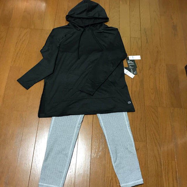 GAP(ギャップ)の【半額以下＊お買い得】⭐️GAP Fit  パーカー＆スキニーセット⭐️ スポーツ/アウトドアのランニング(ウェア)の商品写真